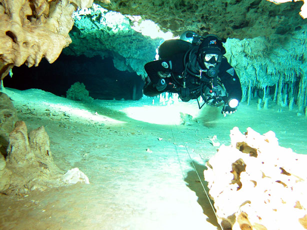 CENOTE OX BEL HA QUINTANA ROO MEXICO